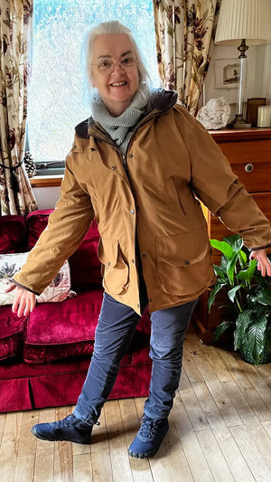 Customer Reverse Image 3